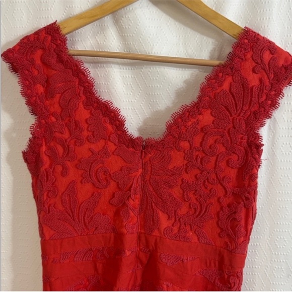 Tadashi Shoji Red Lace Pencil Dress Size 8 - Picture 9 of 12